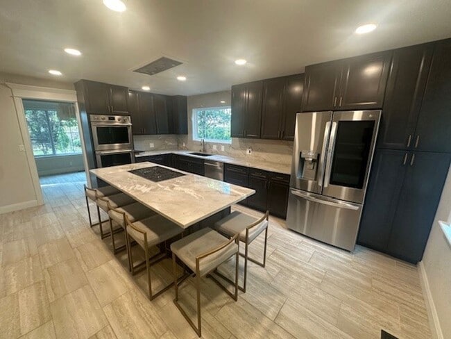 Building Photo - Upscale Secluded Oasis in Bixby - 5 Beds/3.5 Baths - Separate Mother-in-Law Quarters!