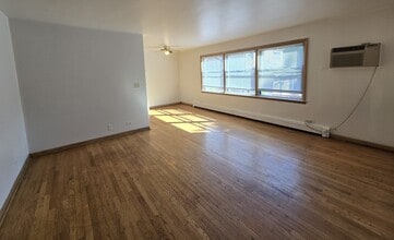 Building Photo - 4114 N Kedvale Ave