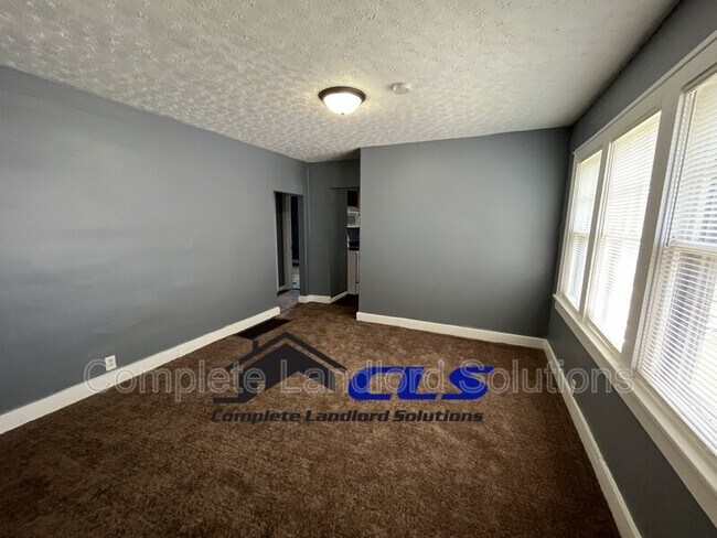 Foto del edificio - 2225 1st Ave