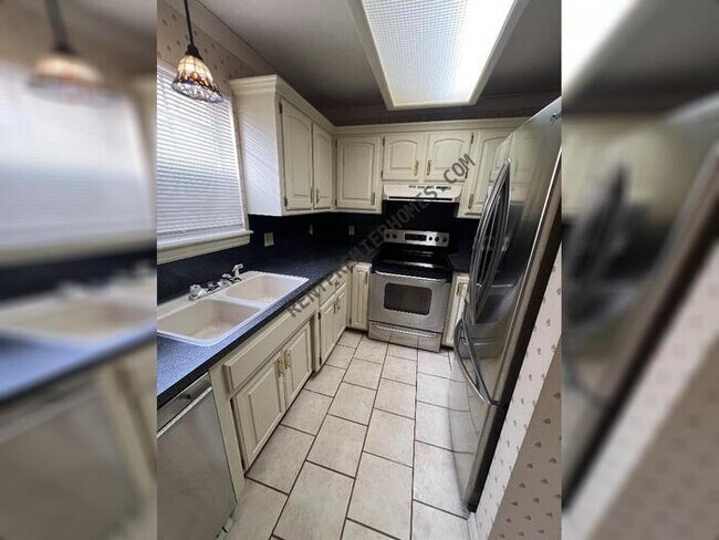 Foto del edificio - 805 Woodward Ave