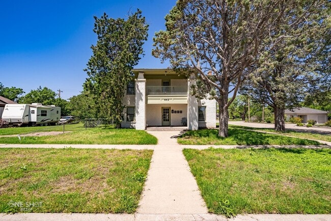Building Photo - 642 Beech St
