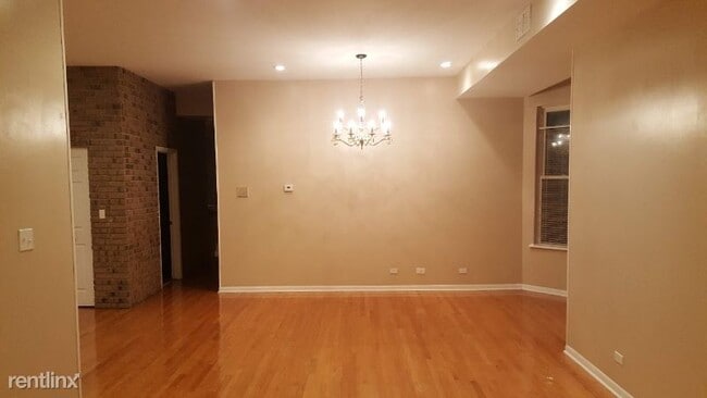 Building Photo - 2 br, 1 bath Condo - 118 E 45th Street