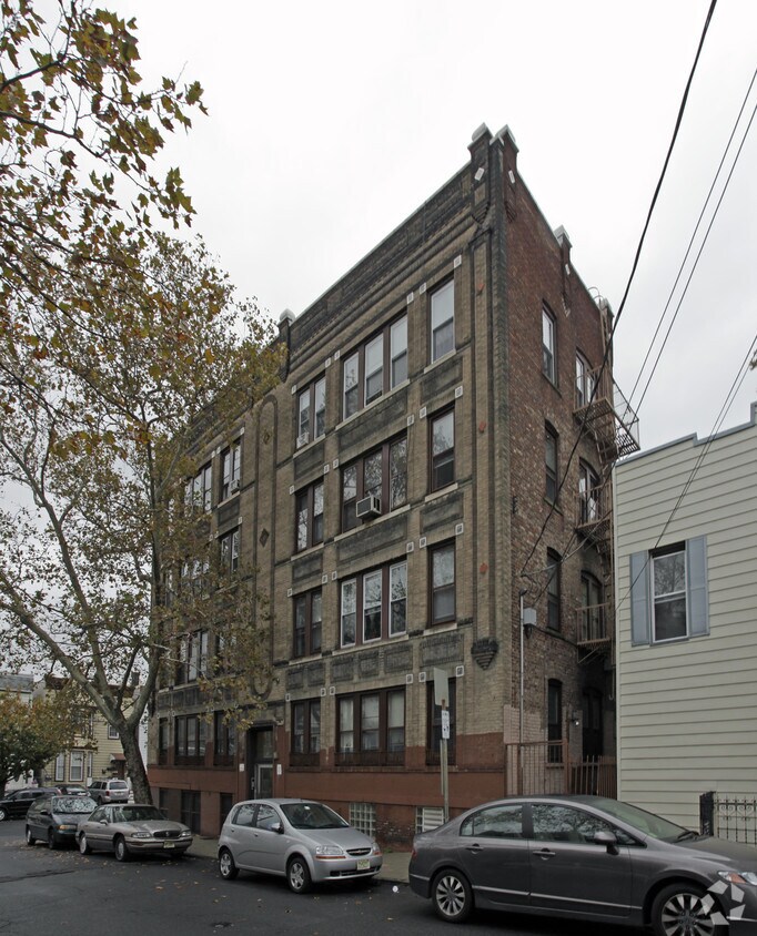 48 Garrison Ave, Jersey City, NJ 07306 48 Garrison Ave Jersey City