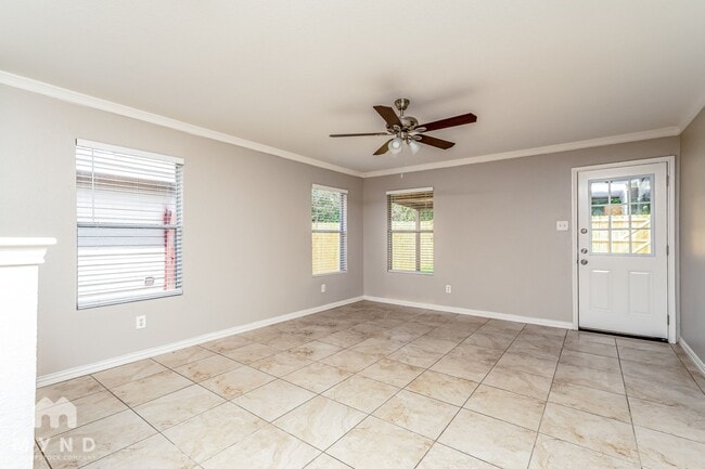 Foto del edificio - 8924 Sun Haven Way