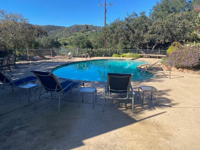 Foto del edificio - 25915 Jesmond Dene Rd