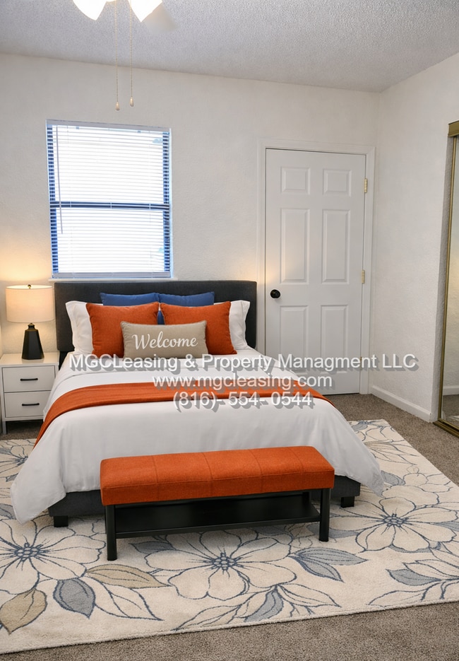 Building Photo - Le Grand Apartments - Ask about our June Move-In Specials!