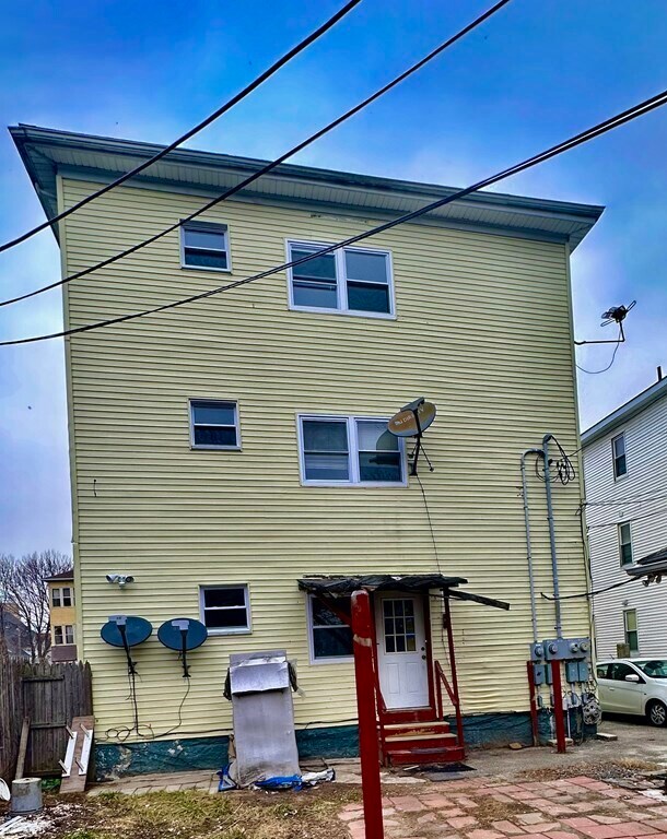 9 Pelham St Unit 1, Worcester, MA 01609 Room for Rent in Worcester
