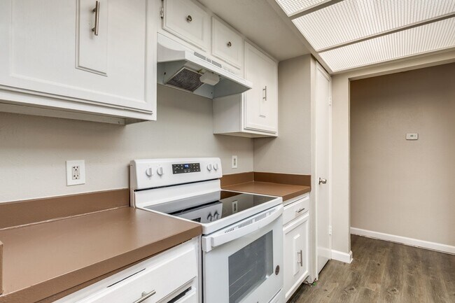 Building Photo - 2513 Richmond Dr