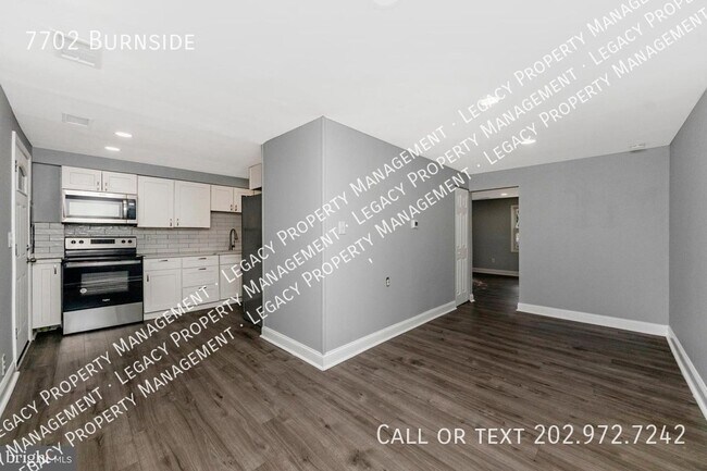 Foto del edificio - 7702 Burnside-