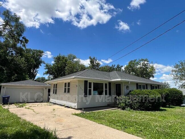 Foto del edificio - 7218 Maryland Dr