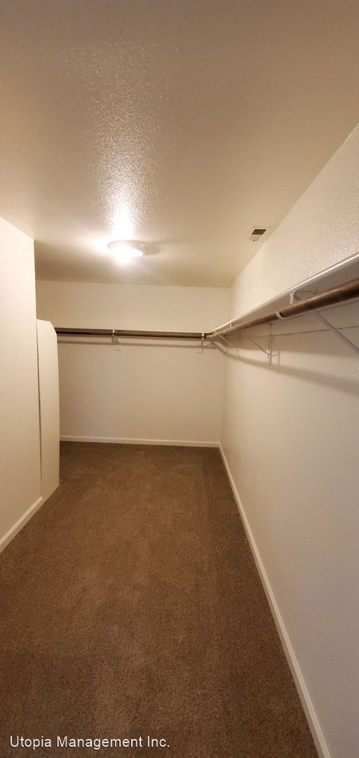 Building Photo - 4 br, 2.5 bath House - 2155 Watercourse St