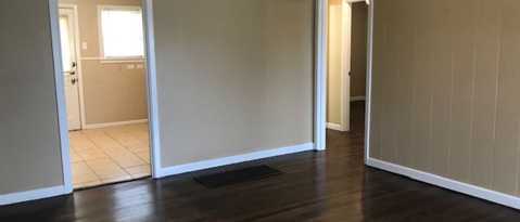 Building Photo - 1273 S La Salle Dr