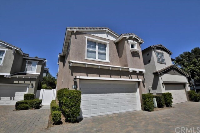 Foto del edificio - 15 Woodcrest Ln