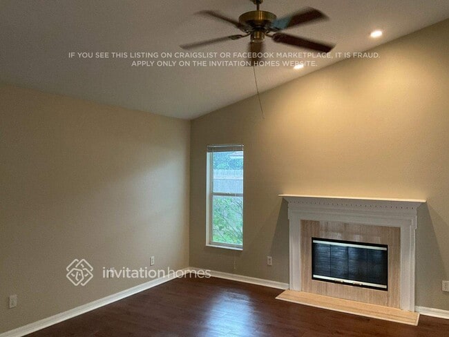 Foto del edificio - 1320 Hatcher Loop Dr
