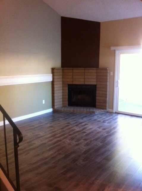 Foto del edificio - Beautiful 2bd+1.5ba Townhome