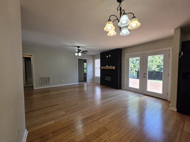 Foto del edificio - 3483 Arvin Dr
