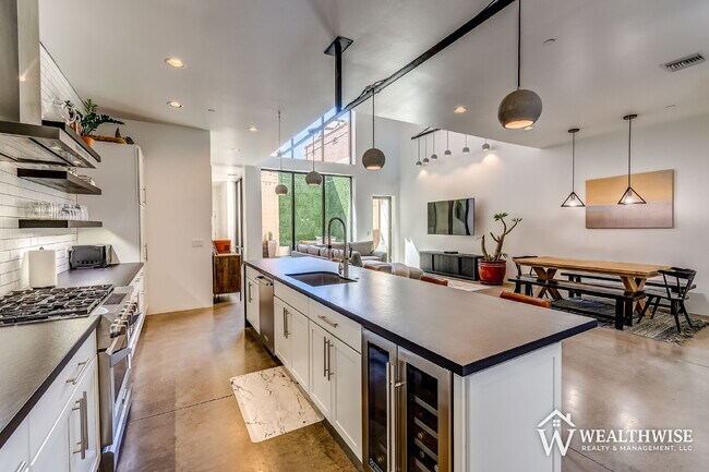 Foto del edificio - Rare Luxury Rental Opportunity in Tucson’s Mercado District