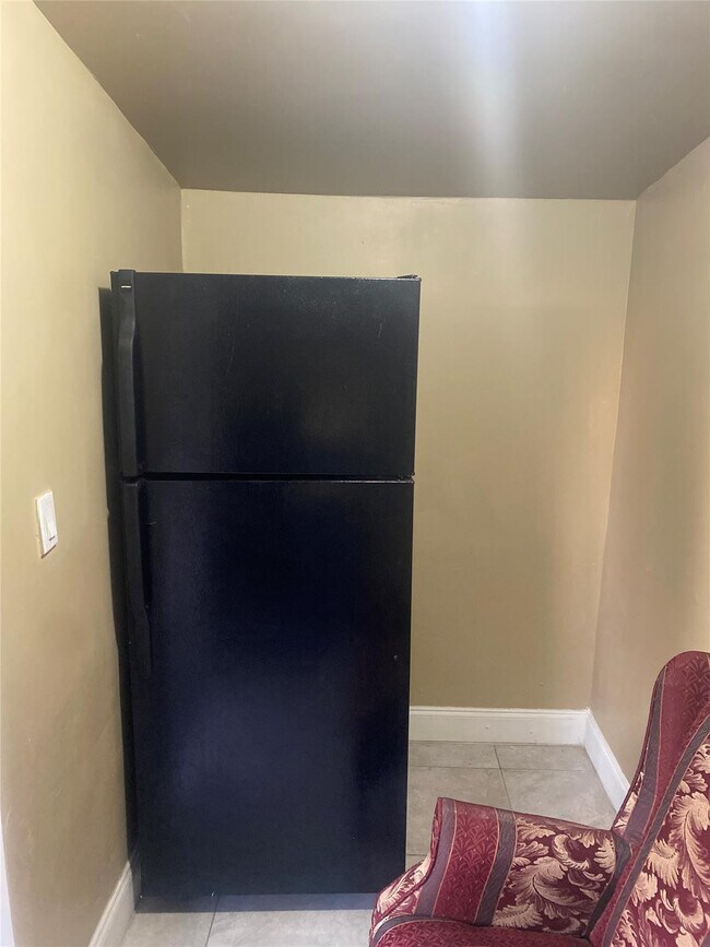 Foto del edificio - 5709 NW 23rd St