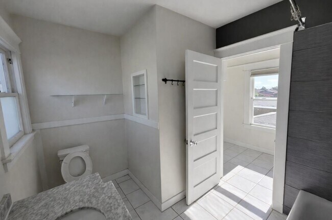 Foto del edificio - 1610 W 36th Pl