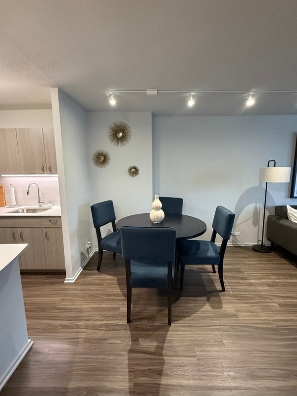 Photo - 1125 N Dearborn St Apartment