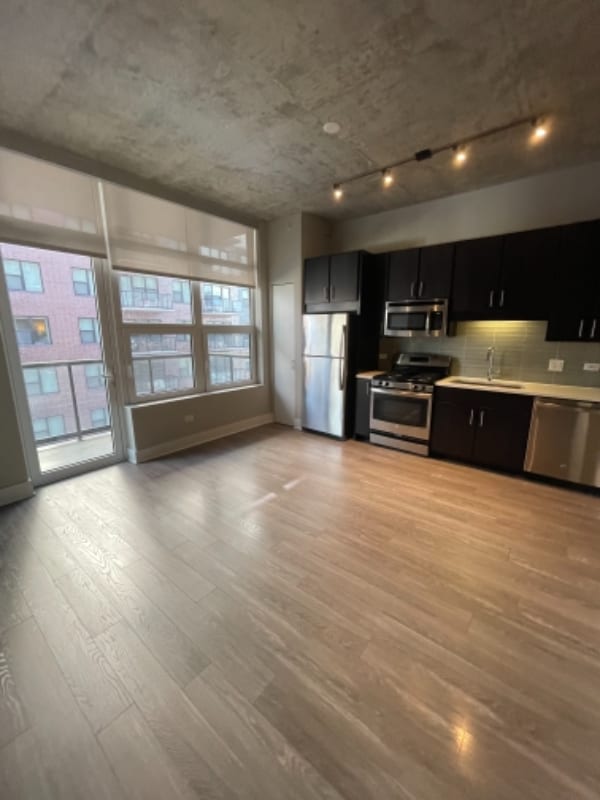 Photo - 883 S Clark St Apartment