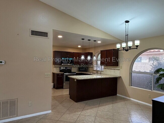 Foto del edificio - 7568 W Kerry Ln