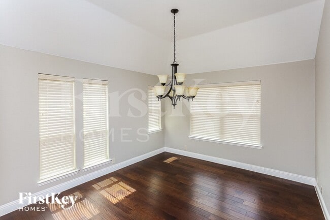 Building Photo - 921 Lucetta St