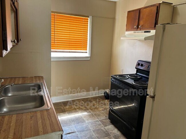 Foto del edificio - 493 New Ln St