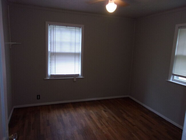 Foto del edificio - 328 S Talley Ave