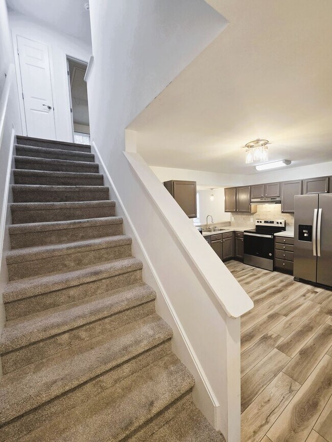 Foto del edificio - Renovated Two Bedroom Townhouse Close to Liberty University!