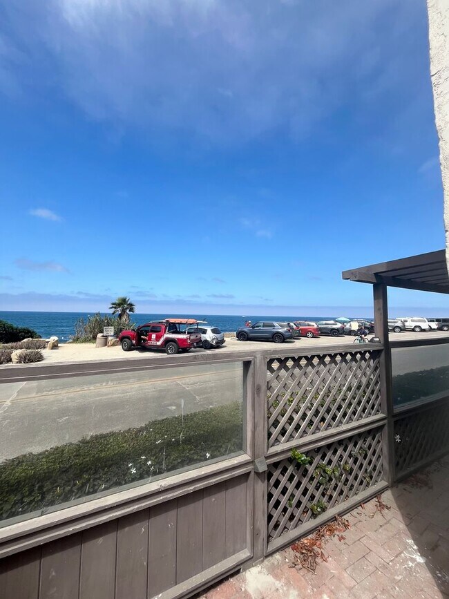 Building Photo - LOCATION! 1 BD / 1 BA + Bonus room Across ...