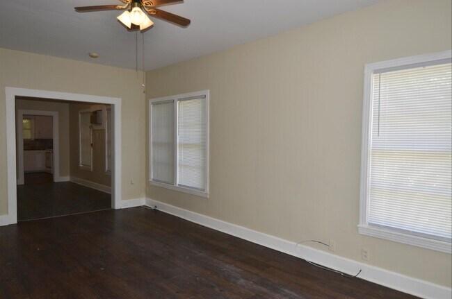 Building Photo - 2315 Reuter Ave