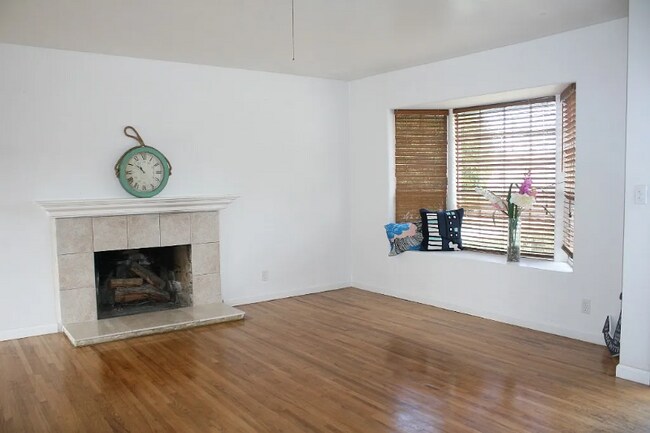 Foto del edificio - 15332 La Salle Ln