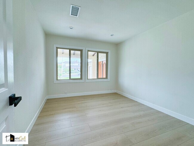 BR #3 - 5906 W 75th St