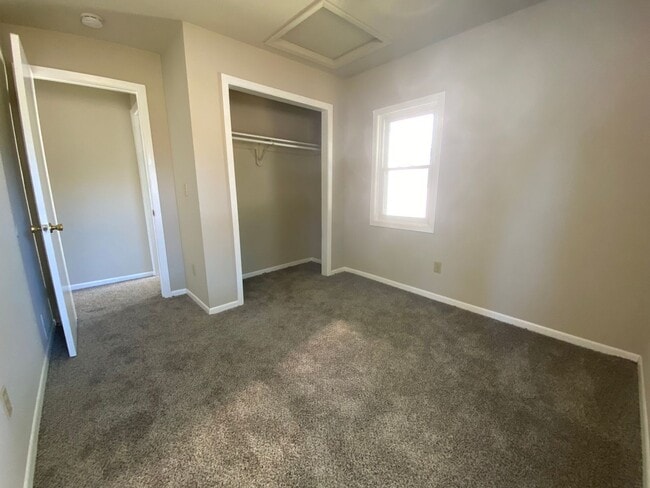 Building Photo - Charming 3 Bedroom 2 bath home in Merle Ha...