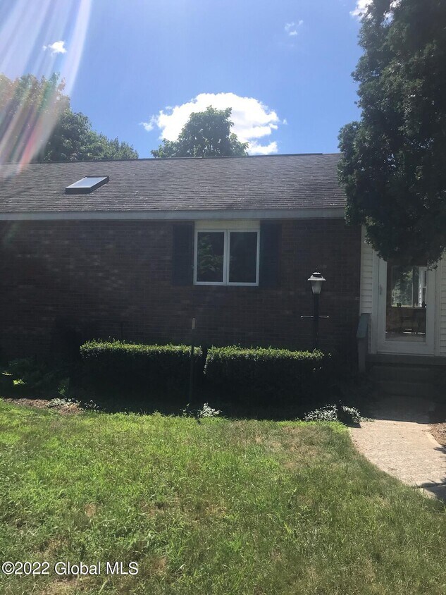 1950 E Schodack Rd, CASTLETON, NY 12033 Room for Rent in CASTLETON