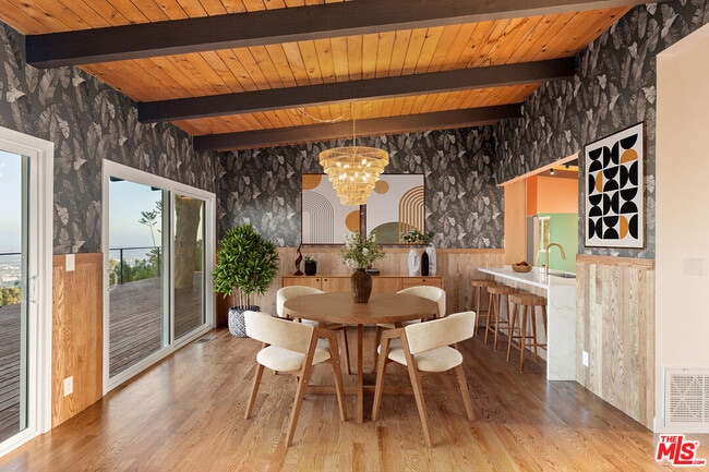 Building Photo - 2065 Kew Dr