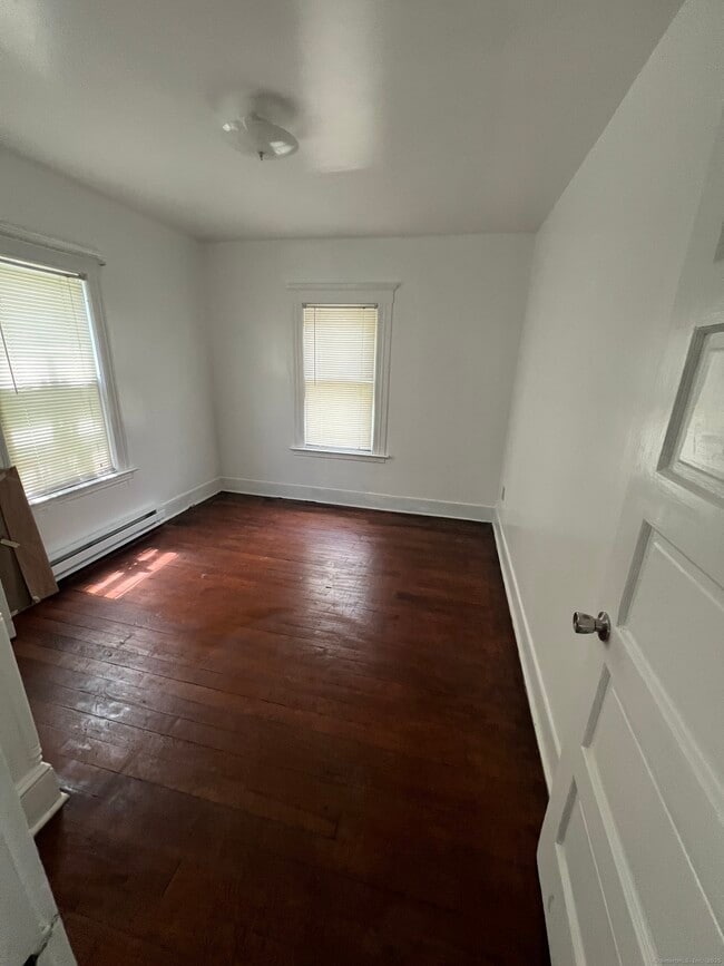 Building Photo - 133 Highland Ave