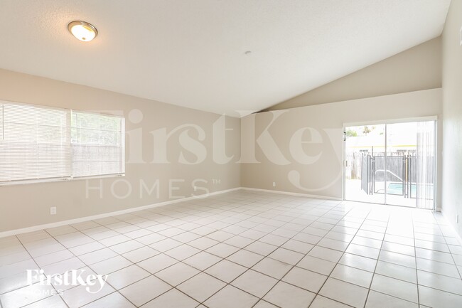 Building Photo - 7701 SW 7th Ct