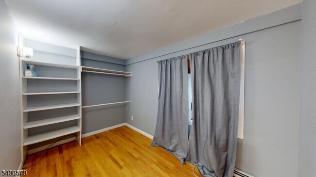 Foto del edificio - 606 Irvington Ave