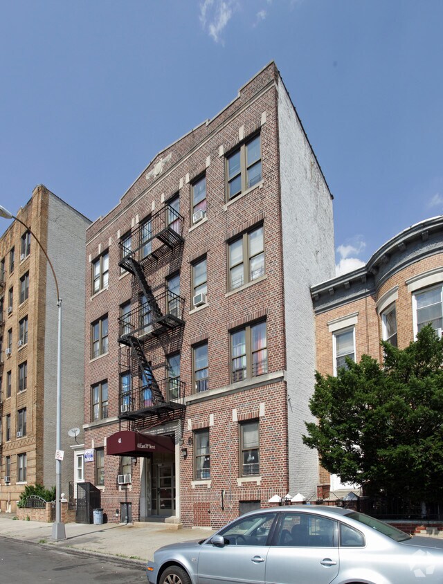 Foto principal - 41 E 31st St