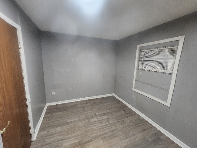 Building Photo - 1422 Bancroft St