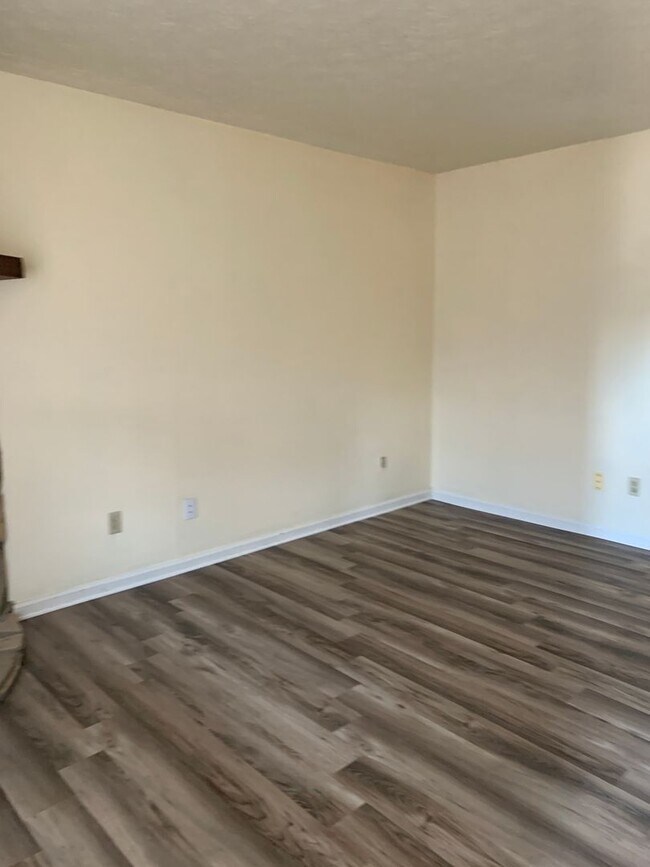 Foto del edificio - 138 Adams Ln