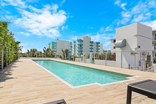 Foto del edificio - 250 Collins Ave