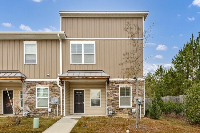 Foto del edificio - CHIC HARBISON GROVE TOWNHOME - PRIME LOCATION