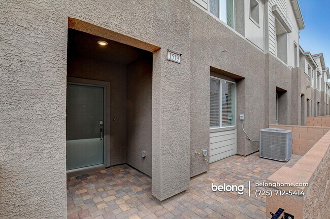 Foto del edificio - 1519 Layla Crossing Ave