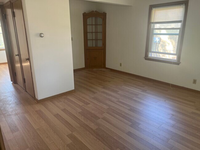Building Photo - 3171 S 48th St