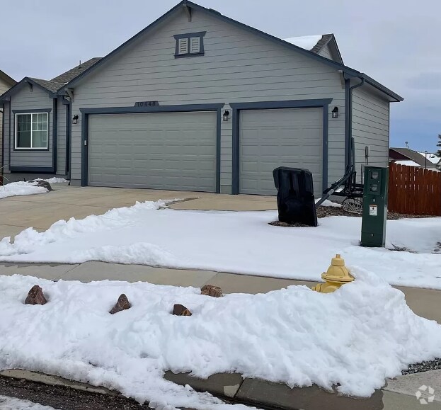 Fox Point at Meridian Ranch Apartments under 2,000 Peyton, CO 1 Rentals