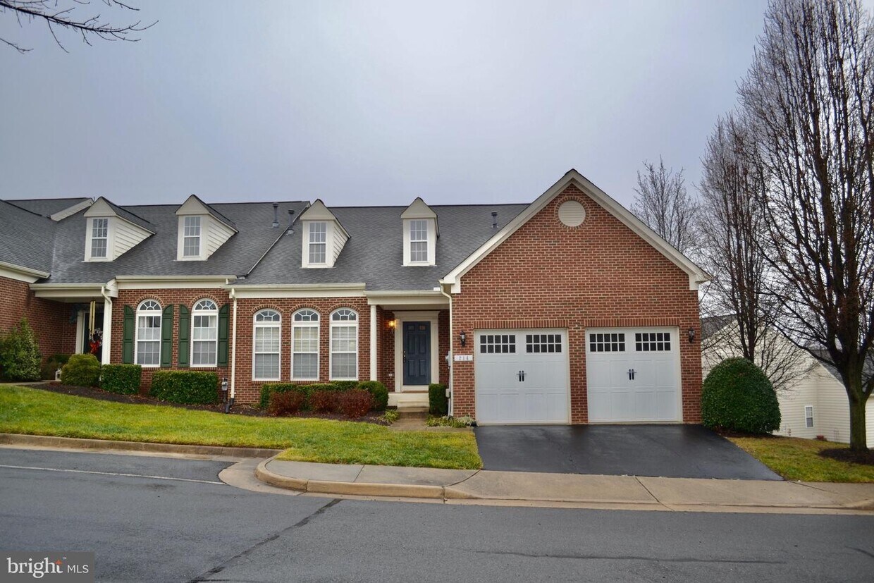 214 Onyx Way, Warrenton, VA 20186 Condo for Rent in Warrenton, VA