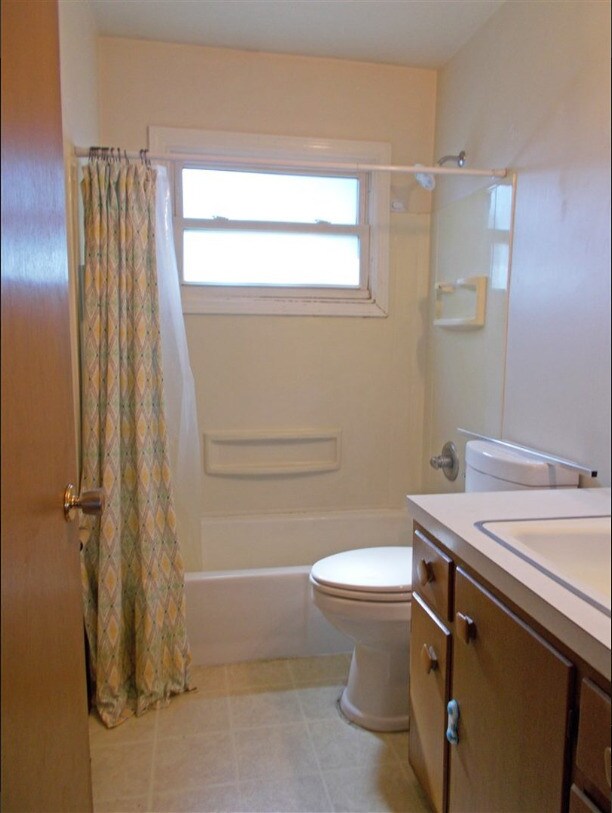 Baño principal - 4020 N Pine St